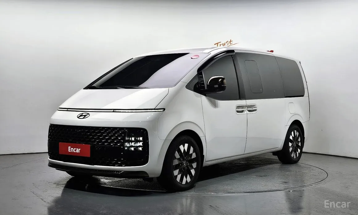 Hyundai Staria 2021 Lounge 9-Seater