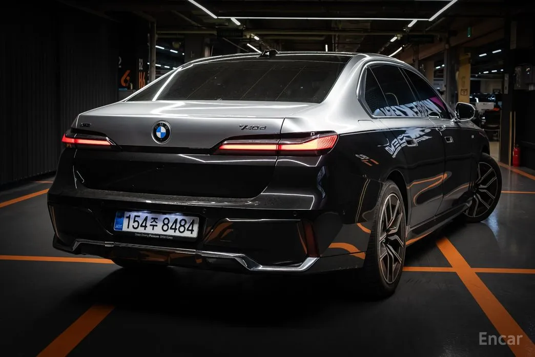 BMW 7 Series 2022 740d xDrive M Sport