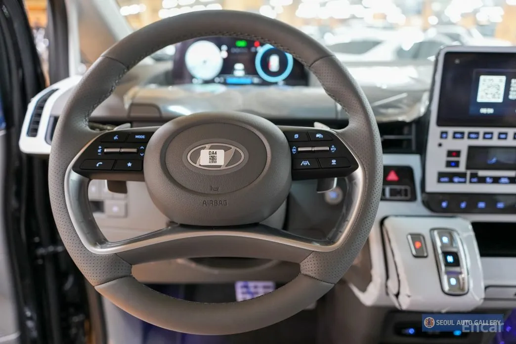 Hyundai Staria 2021 4WD Lounge 7-Seater