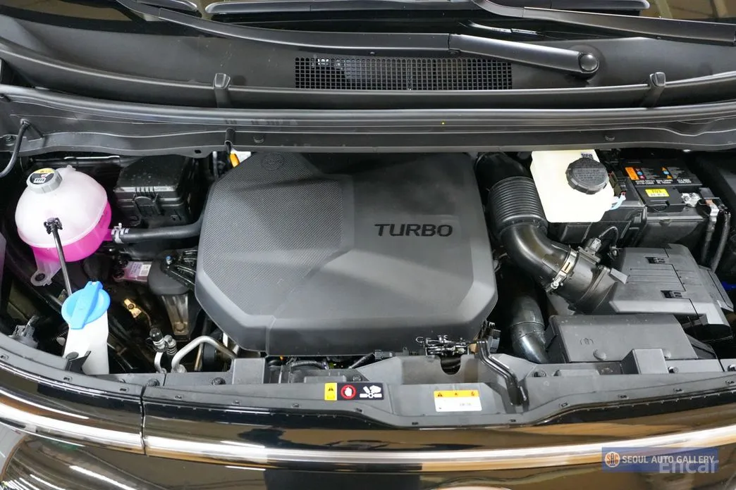 Hyundai Staria 2021 4WD Lounge 7-Seater