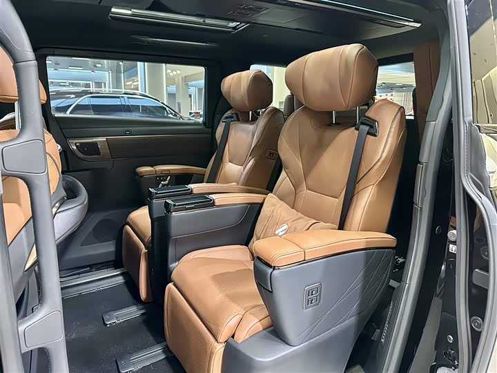 Toyota Alphard 2024 2024款 双擎 2.5L 尊贵版