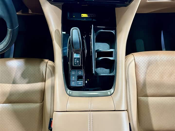 Toyota Alphard 2024 2024款 双擎 2.5L 尊贵版