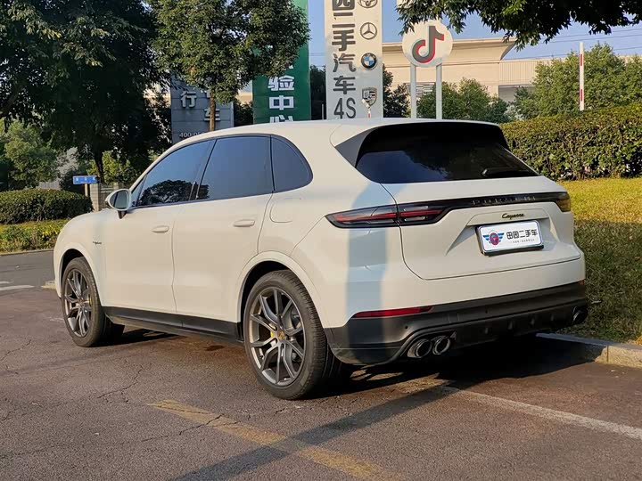 Porsche Cayenne Hybrid 2023 2023款 Cayenne E-Hybrid 2.0T 铂金版