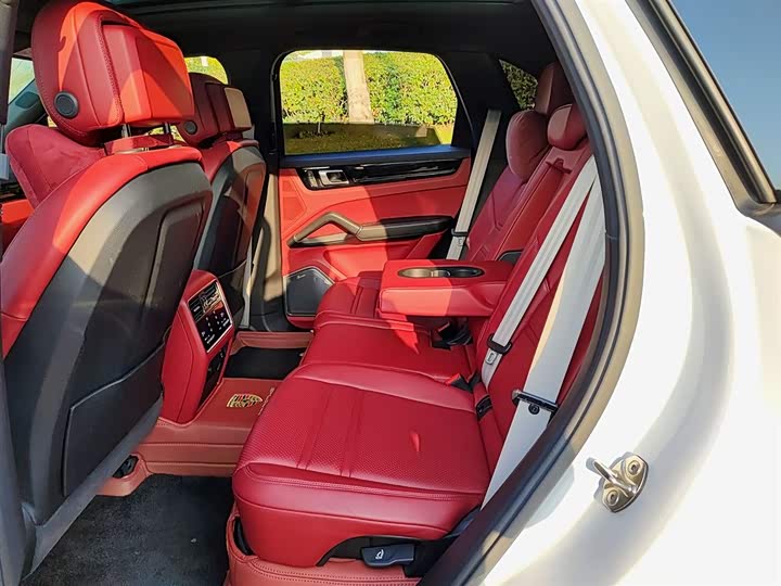 Porsche Cayenne Hybrid 2023 2023款 Cayenne E-Hybrid 2.0T 铂金版