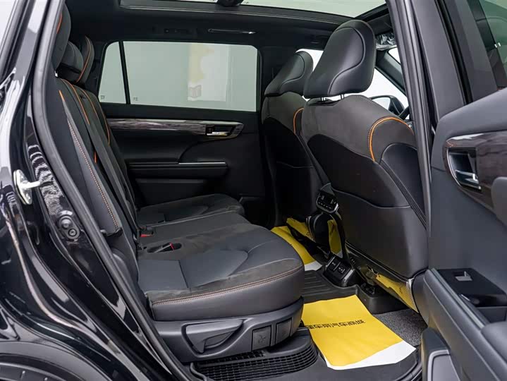 Toyota Crown Kluger 2024 2024款 2.5L HEV四驱旗舰版