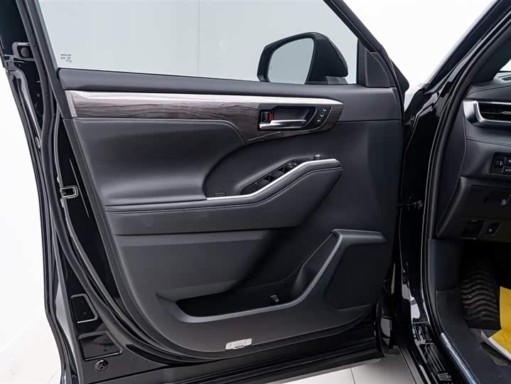 Toyota Crown Kluger 2024 2024款 2.5L HEV四驱旗舰版