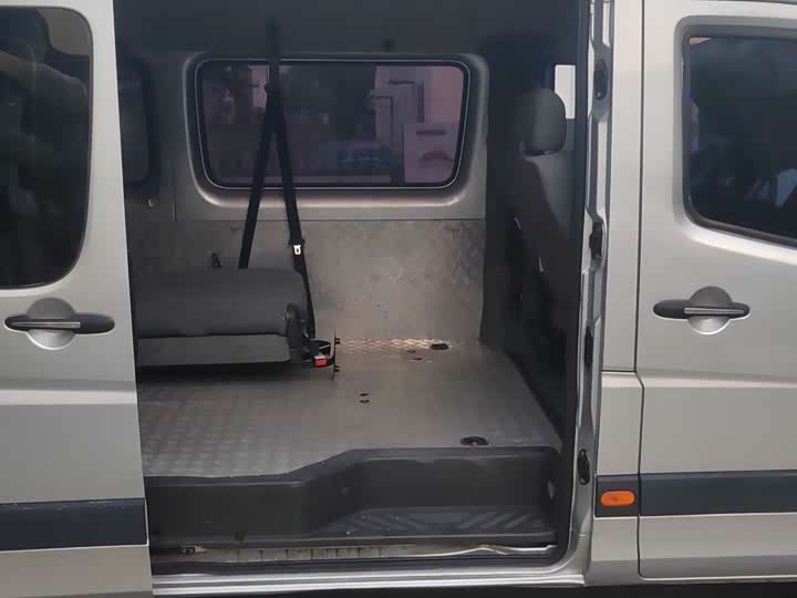 Foton Tuyano 2021 2021款 2.0T手动通途加长轴中顶5/6/7座4F20TC3