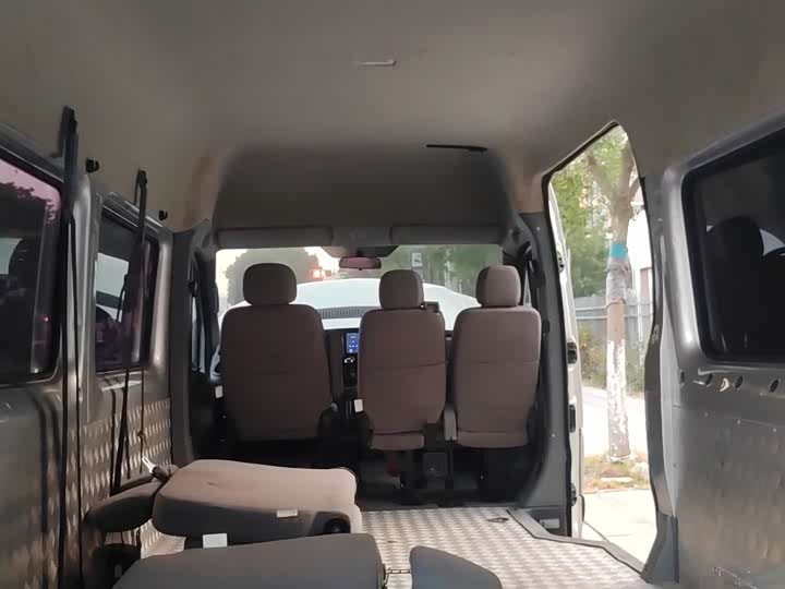 Foton Tuyano 2021 2021款 2.0T手动通途加长轴中顶5/6/7座4F20TC3