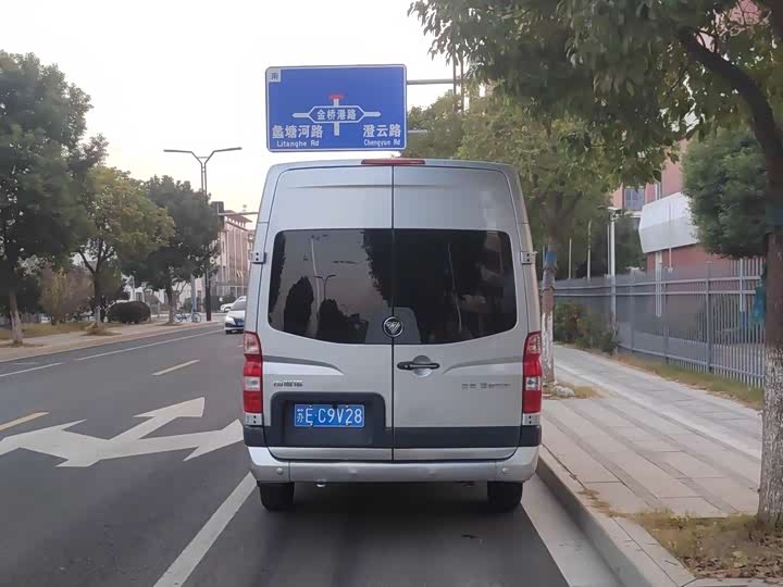 Foton Tuyano 2021 2021款 2.0T手动通途加长轴中顶5/6/7座4F20TC3