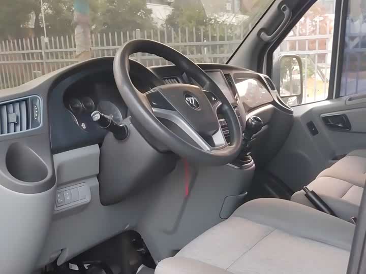 Foton Tuyano 2021 2021款 2.0T手动通途加长轴中顶5/6/7座4F20TC3