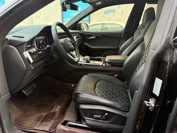 Audi Q8 2022 2022款 55 TFSI 尊享动感型