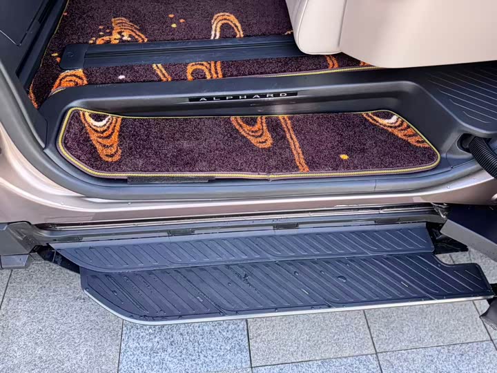 Toyota Alphard 2025 2025款 双擎 2.5L 臻享黄金版