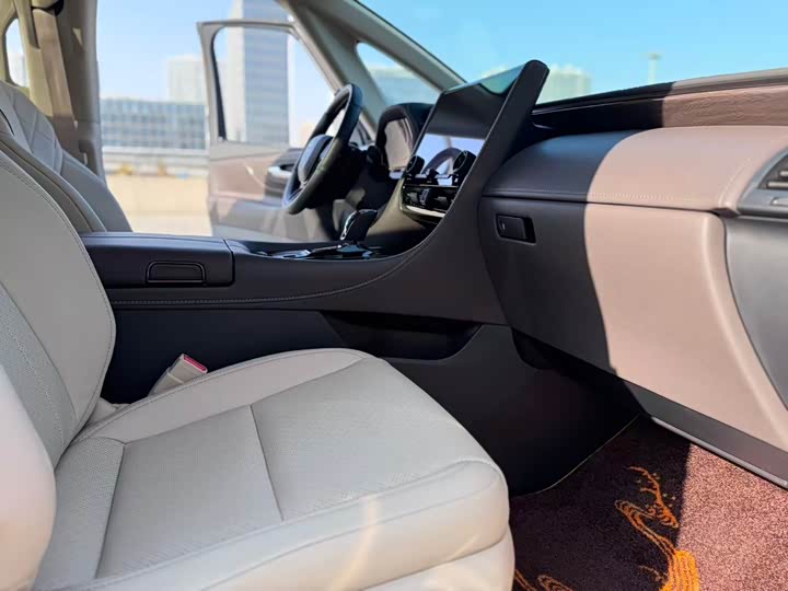 Toyota Alphard 2025 2025款 双擎 2.5L 臻享黄金版