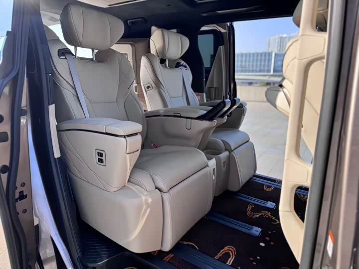 Toyota Alphard 2025 2025款 双擎 2.5L 臻享黄金版