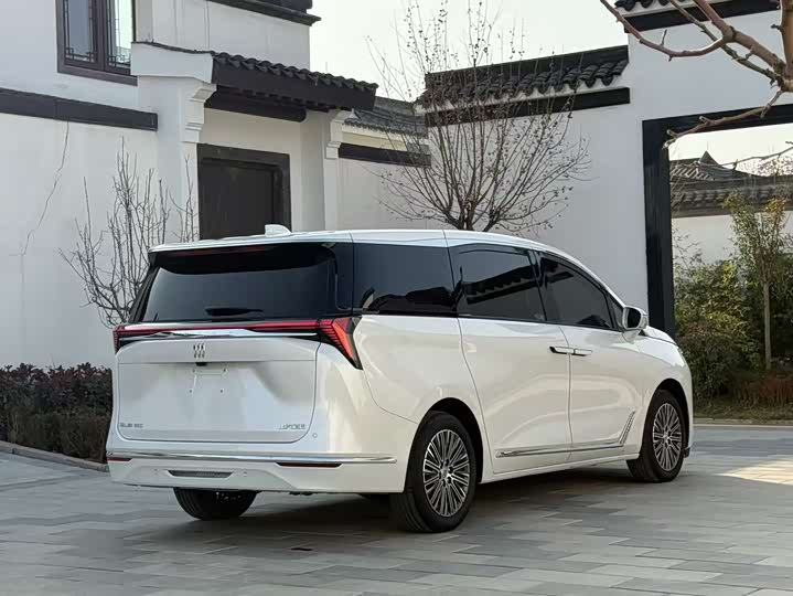 Buick GL8 ES 2025 2025款 陆尊 智享版