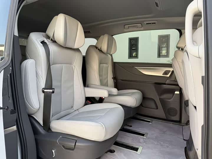 Buick GL8 ES 2025 2025款 陆尊 智享版