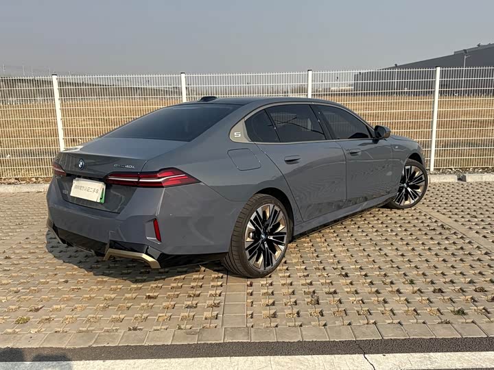 BMW i5 2025 2025款 eDrive 40L M运动套装