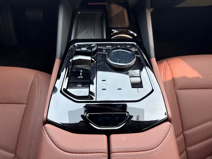 BMW i5 2025 2025款 eDrive 40L M运动套装