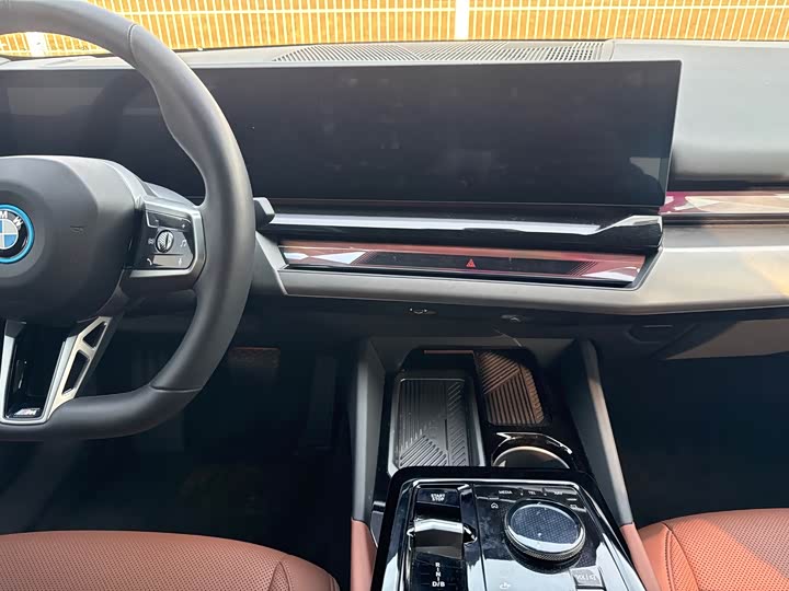 BMW i5 2025 2025款 eDrive 40L M运动套装