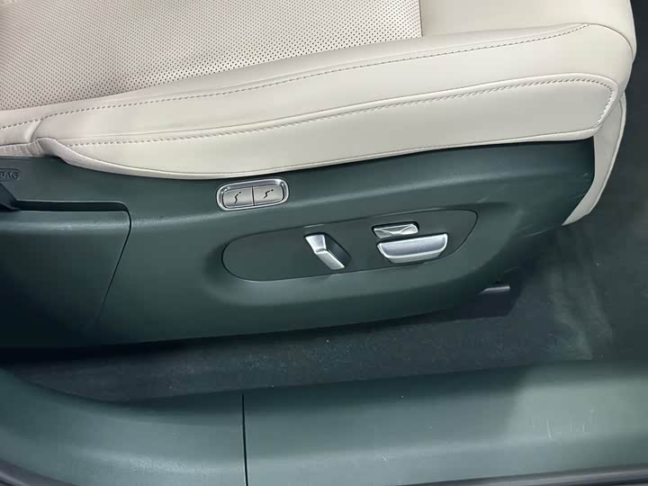 Xiaomi YU7 2025 2025款 超长续航高性能四驱Max版