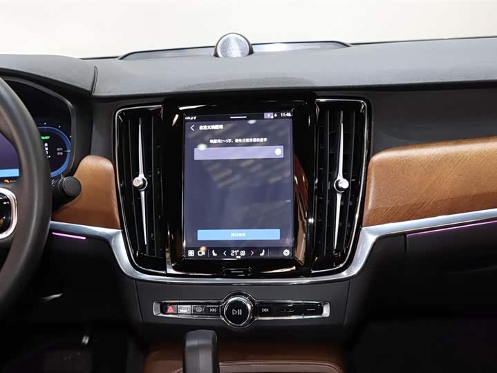 Volvo S90 Hybrid 2024 2024款 插电式混动 四驱长续航智逸豪华版