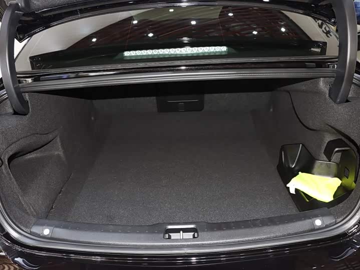 Volvo S90 Hybrid 2024 2024款 插电式混动 四驱长续航智逸豪华版