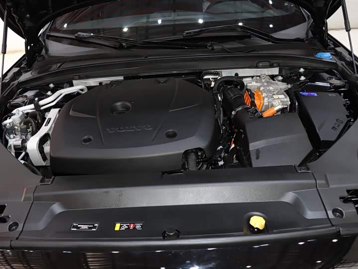 Volvo S90 Hybrid 2024 2024款 插电式混动 四驱长续航智逸豪华版