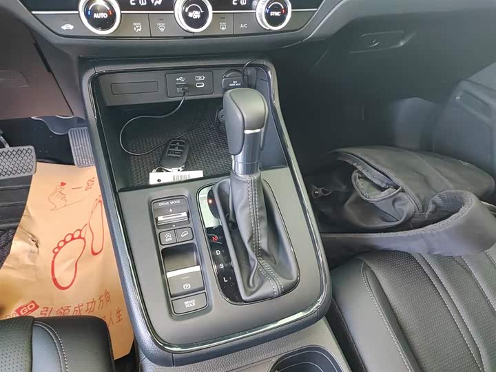 Honda Breeze 2025 2025款 240TURBO 两驱豪华版 5座