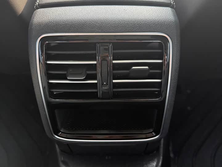 Volkswagen Magotan 2025 2025款 众享款 280TSI DSG舒适型