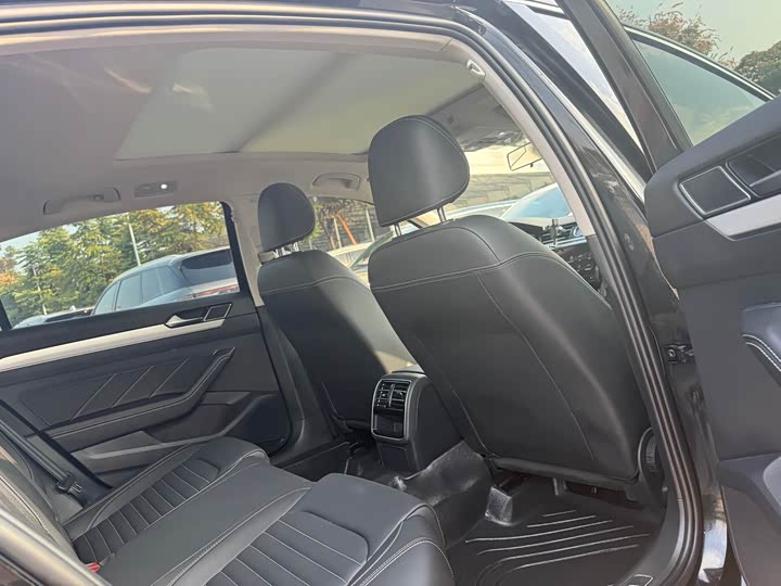 Volkswagen Magotan 2025 2025款 众享款 280TSI DSG舒适型