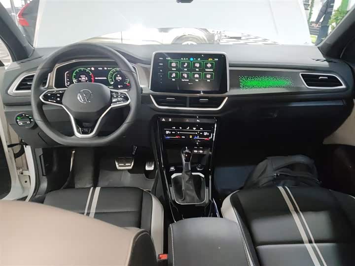 Volkswagen T-Roc 2025 2025款 300TSI DSG两驱辰光版