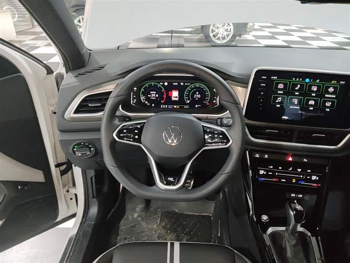 Volkswagen T-Roc 2025 2025款 300TSI DSG两驱辰光版