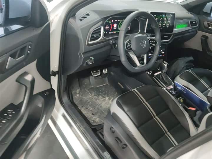 Volkswagen T-Roc 2025 2025款 300TSI DSG两驱辰光版