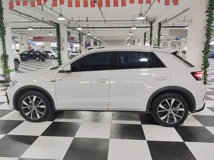 Volkswagen T-Roc 2025 2025款 300TSI DSG两驱辰光版