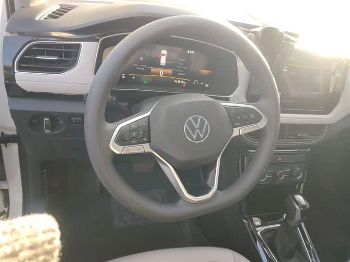 Volkswagen Tharu 2025 2025款 新锐 300TSI 锐意版