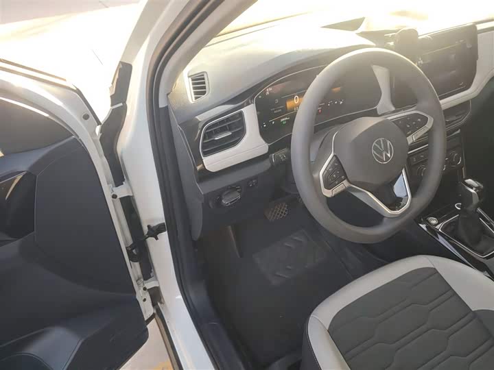 Volkswagen Tharu 2025 2025款 新锐 300TSI 锐意版