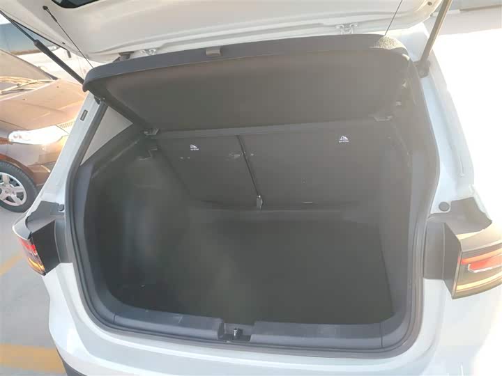 Volkswagen Tharu 2025 2025款 新锐 300TSI 锐意版