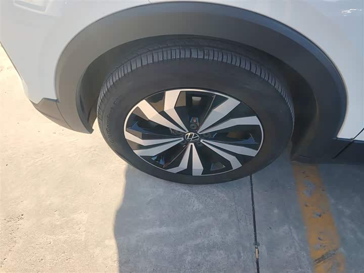 Volkswagen Tharu 2025 2025款 新锐 300TSI 锐意版