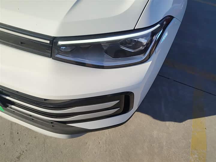 Volkswagen Tharu 2025 2025款 新锐 300TSI 锐意版