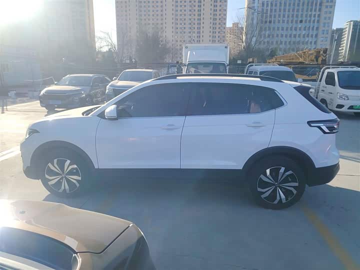 Volkswagen Tharu 2025 2025款 新锐 300TSI 锐意版