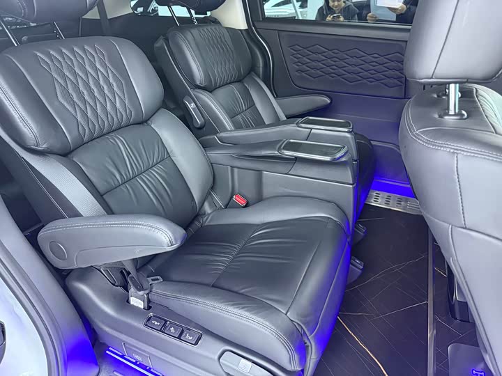 Honda Elysion 2024 2024款 2.0L e:HEV 豪华版