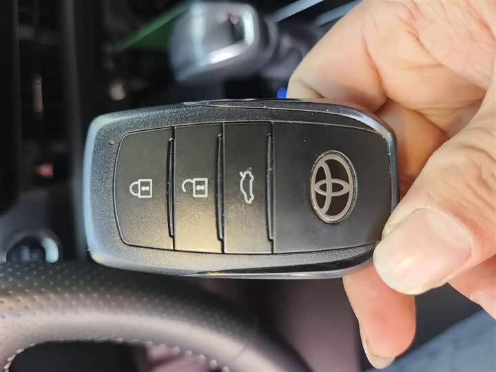 Toyota Camry 2024 2024款 双擎 2.0HG 尊贵版