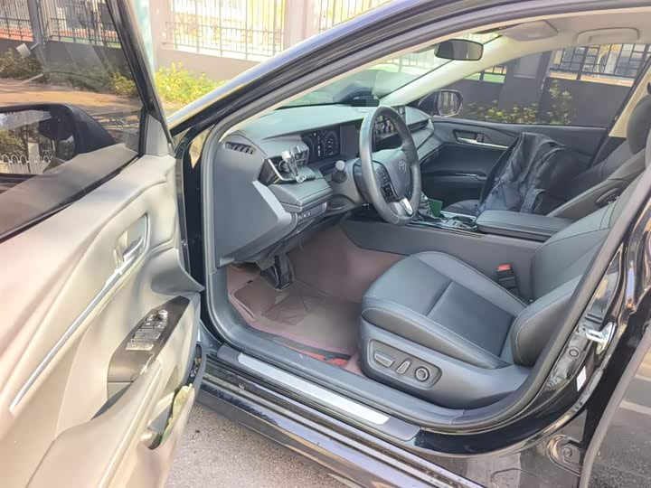Toyota Camry 2024 2024款 双擎 2.0HG 尊贵版