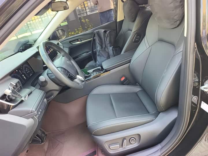 Toyota Camry 2024 2024款 双擎 2.0HG 尊贵版