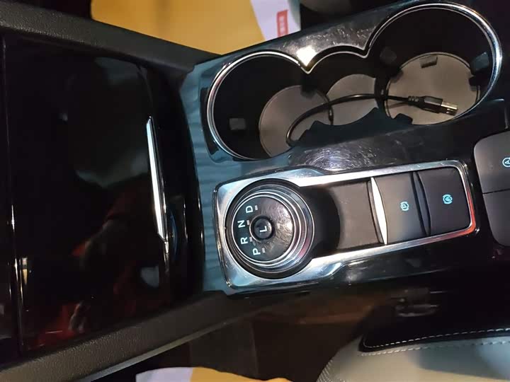 Ford Escape 2020 2020款 EcoBoost 245 两驱耀享款