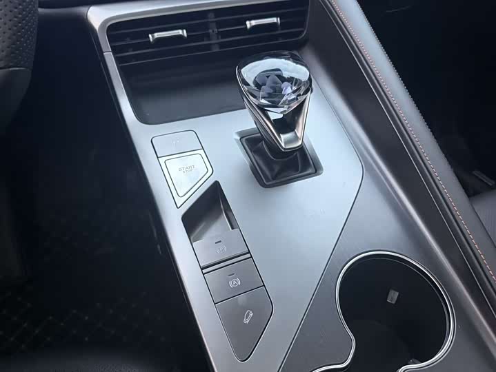 Roewe RX5 2023 2023款 1.5T 旗舰智驾版