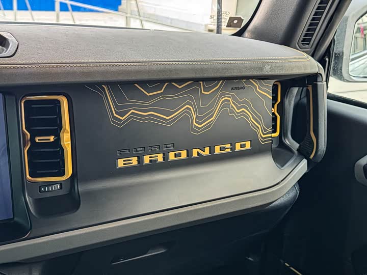 Ford Bronco 2024 2024款 2.3T 荒地