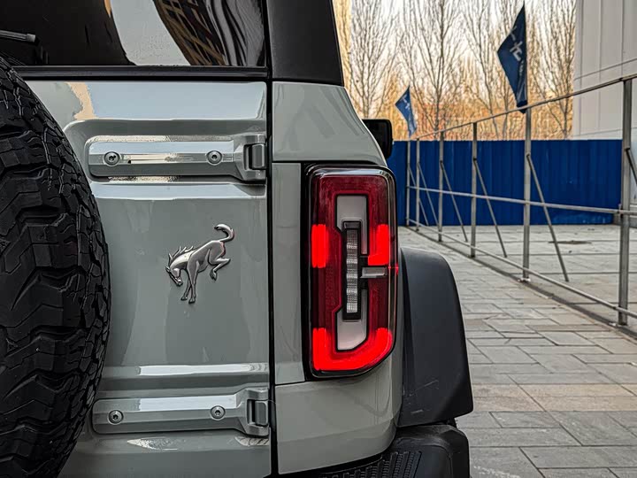 Ford Bronco 2024 2024款 2.3T 荒地