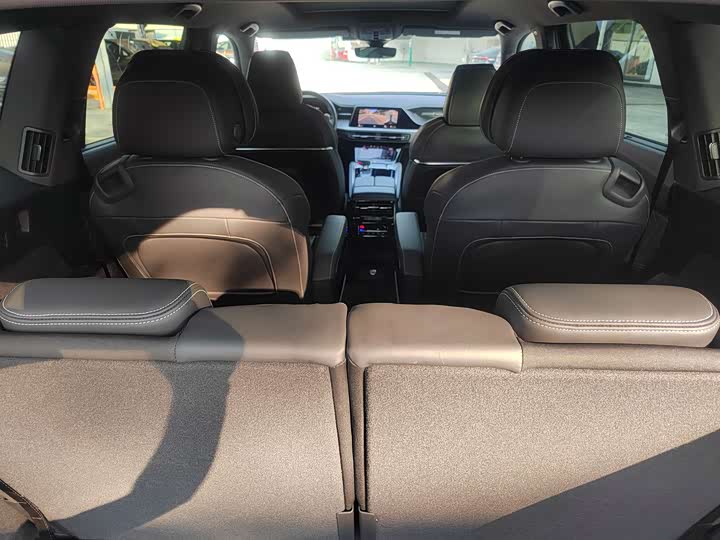 Audi Q6 2024 2024款 50 TFSI quattro 行云型 飞骑套装 6座