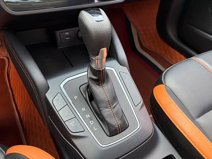 Ford Focus 2022 2022款 三厢 EcoBoost 180 自动竞速版